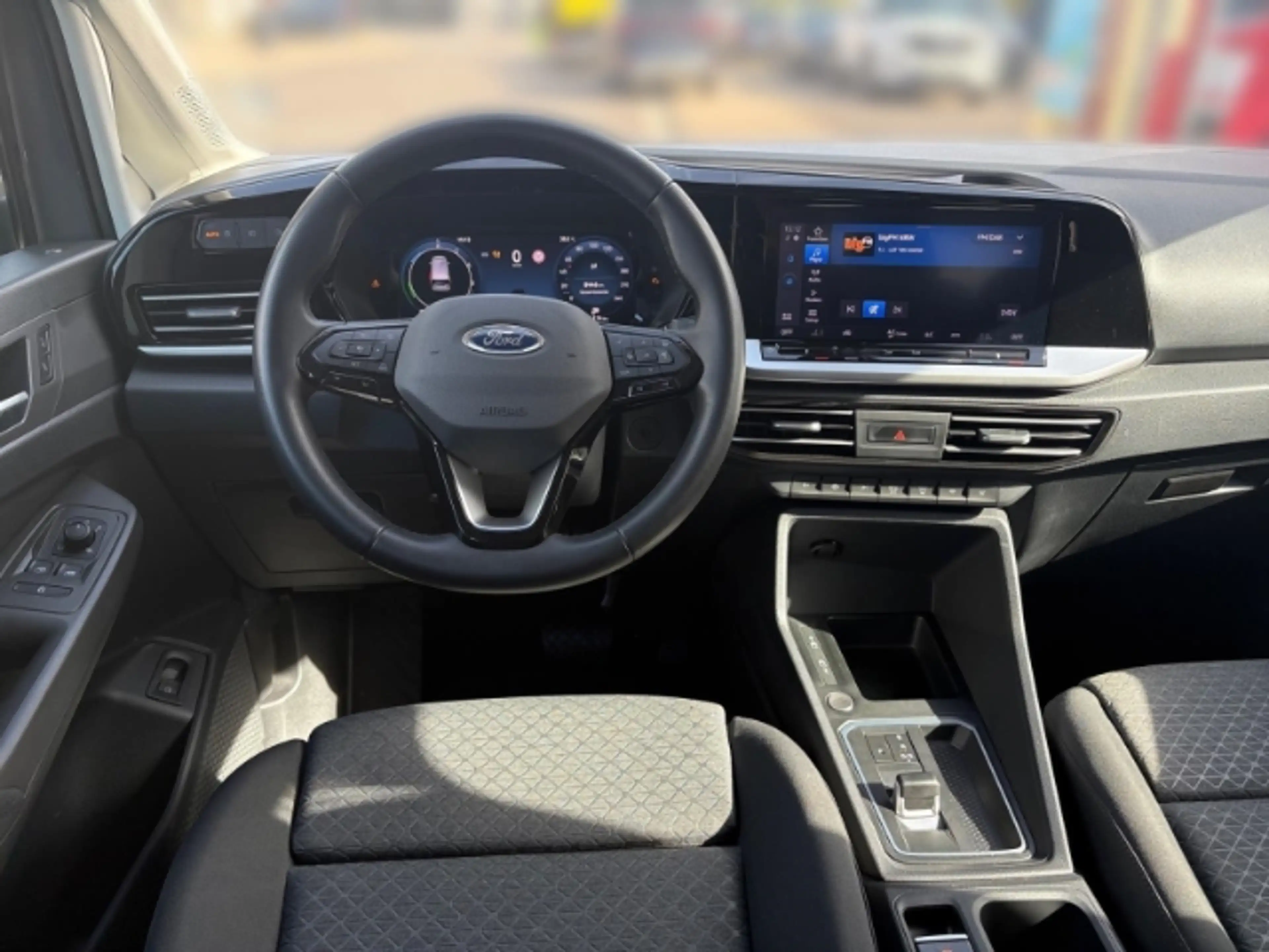 Ford Grand Tourneo PHEV Titanium Winterpaket + Carplay — photo 11
