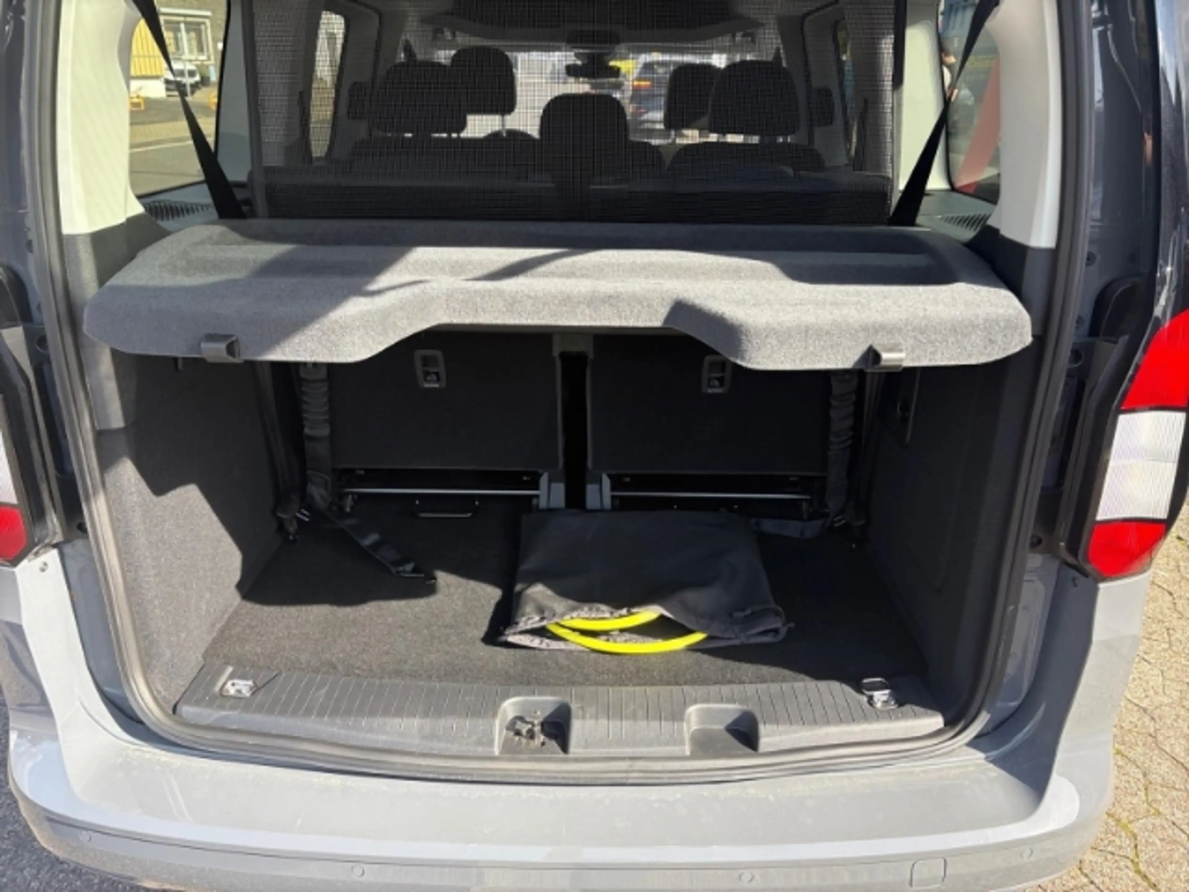 Ford Grand Tourneo PHEV Titanium Winterpaket + Carplay — photo 13