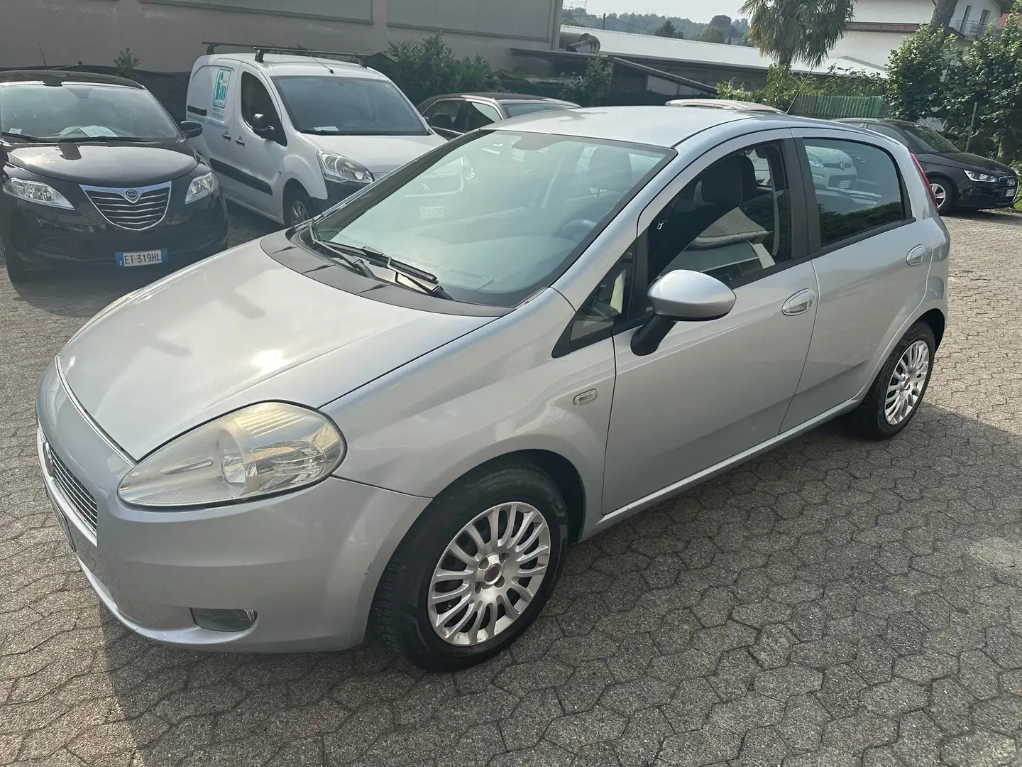 Fiat Grande Punto 1.2 Dynamic 65CV*NEOPATENTATI - 1