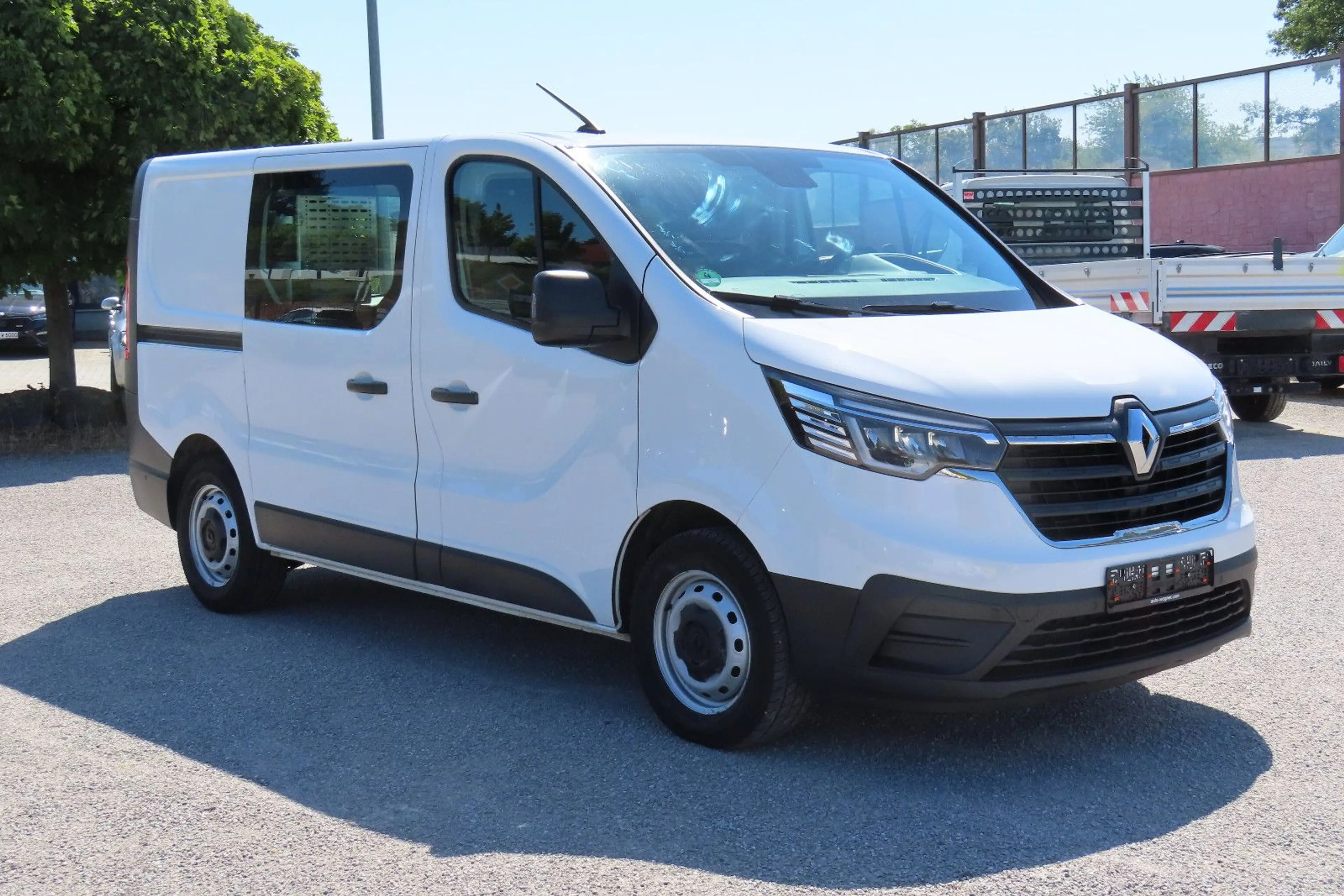 Renault Trafic Kasten L1 Navi Kamera PDC Fenster Sortimo-Regale — photo 9