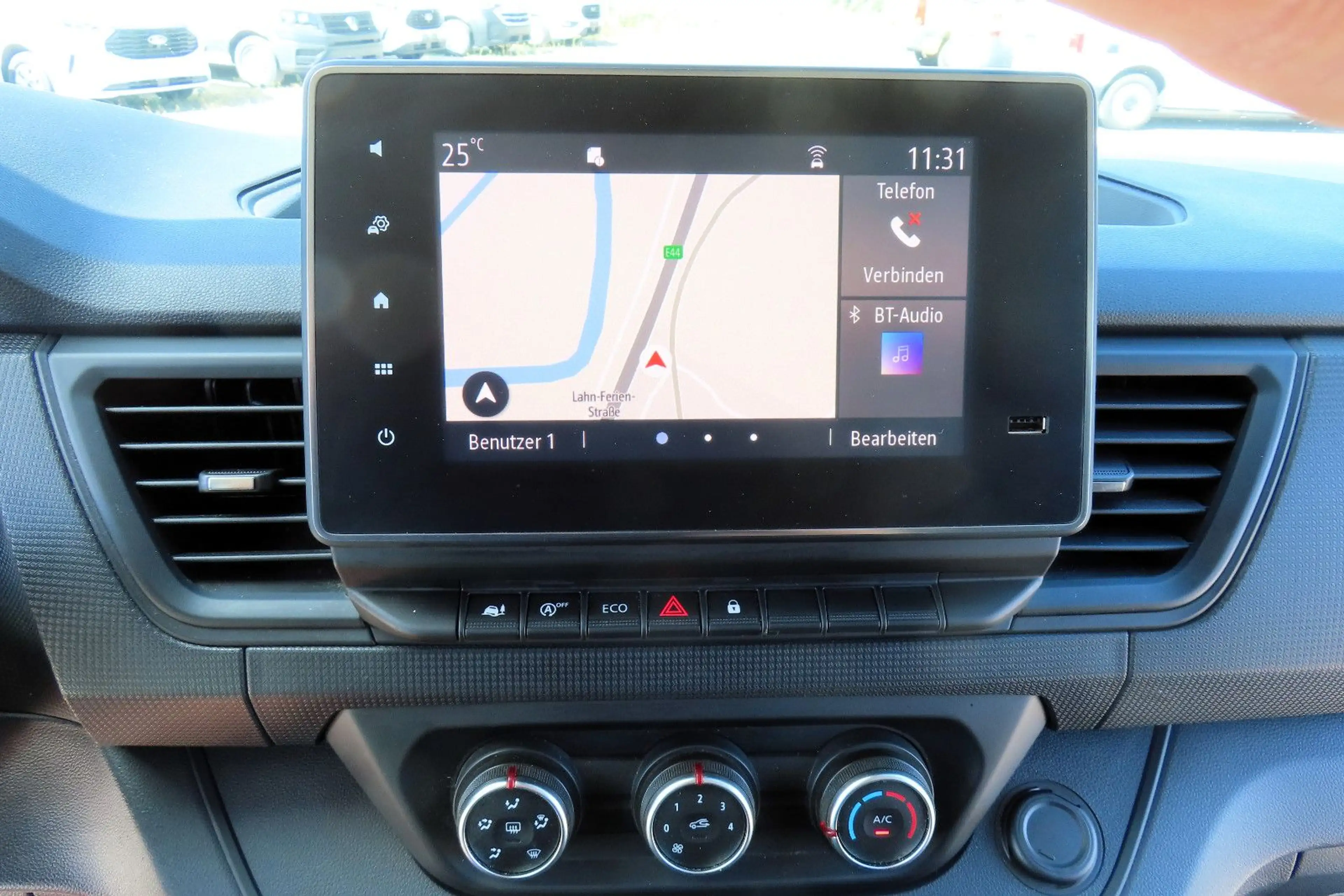 Renault Trafic Kasten L1 Navi Kamera PDC Fenster Sortimo-Regale — photo 21