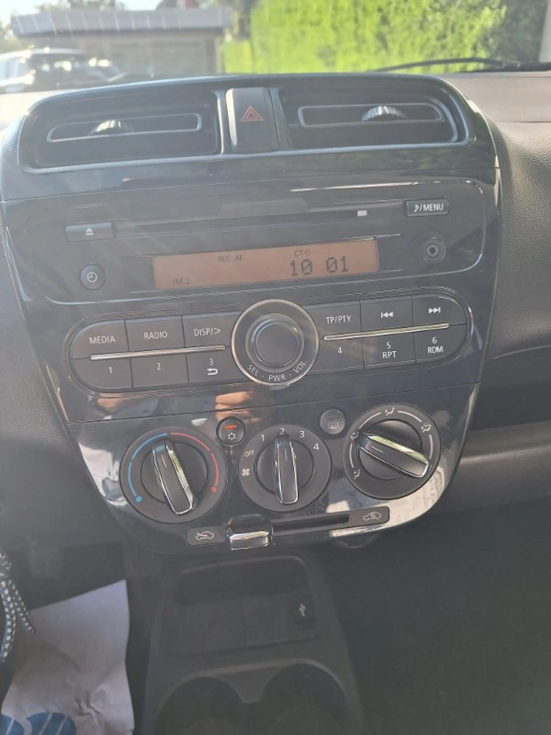 Mitsubishi Space Star Diamant Edition 1.0 MIVEC 5-Gang — photo 6