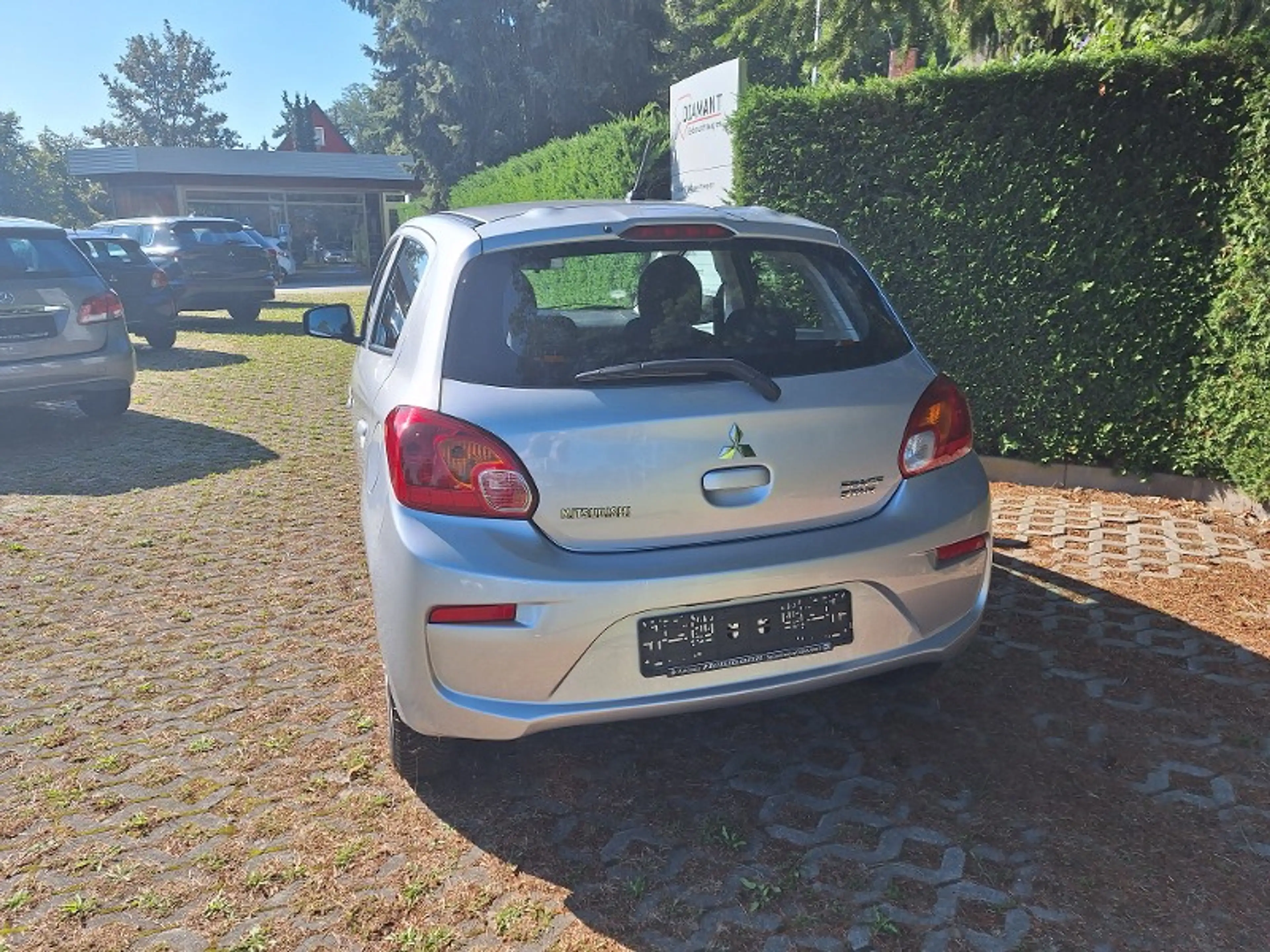 Mitsubishi Space Star Diamant Edition 1.0 MIVEC 5-Gang — photo 3