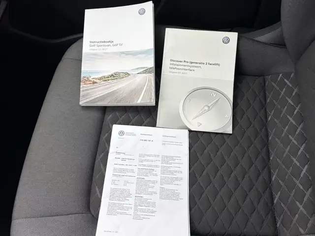 Volkswagen Golf Sportsvan view 9