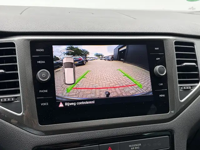Volkswagen Golf Sportsvan view 5