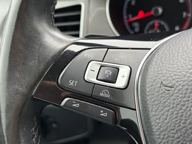 Volkswagen Golf Sportsvan view 8