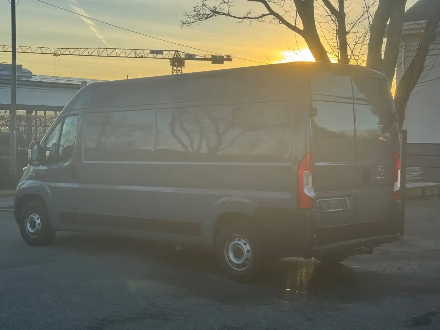 Fiat Ducato Grossr.-Kasten 35 140 L4H2 RS: 4035 mm Grau - 2