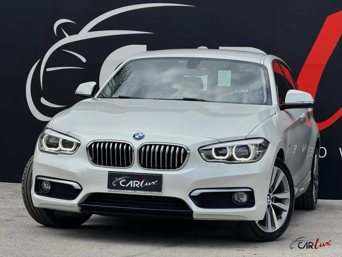 BMW 116 d Urban HARMAN/KARON PACK LUCI FARI LED Blanco - 1