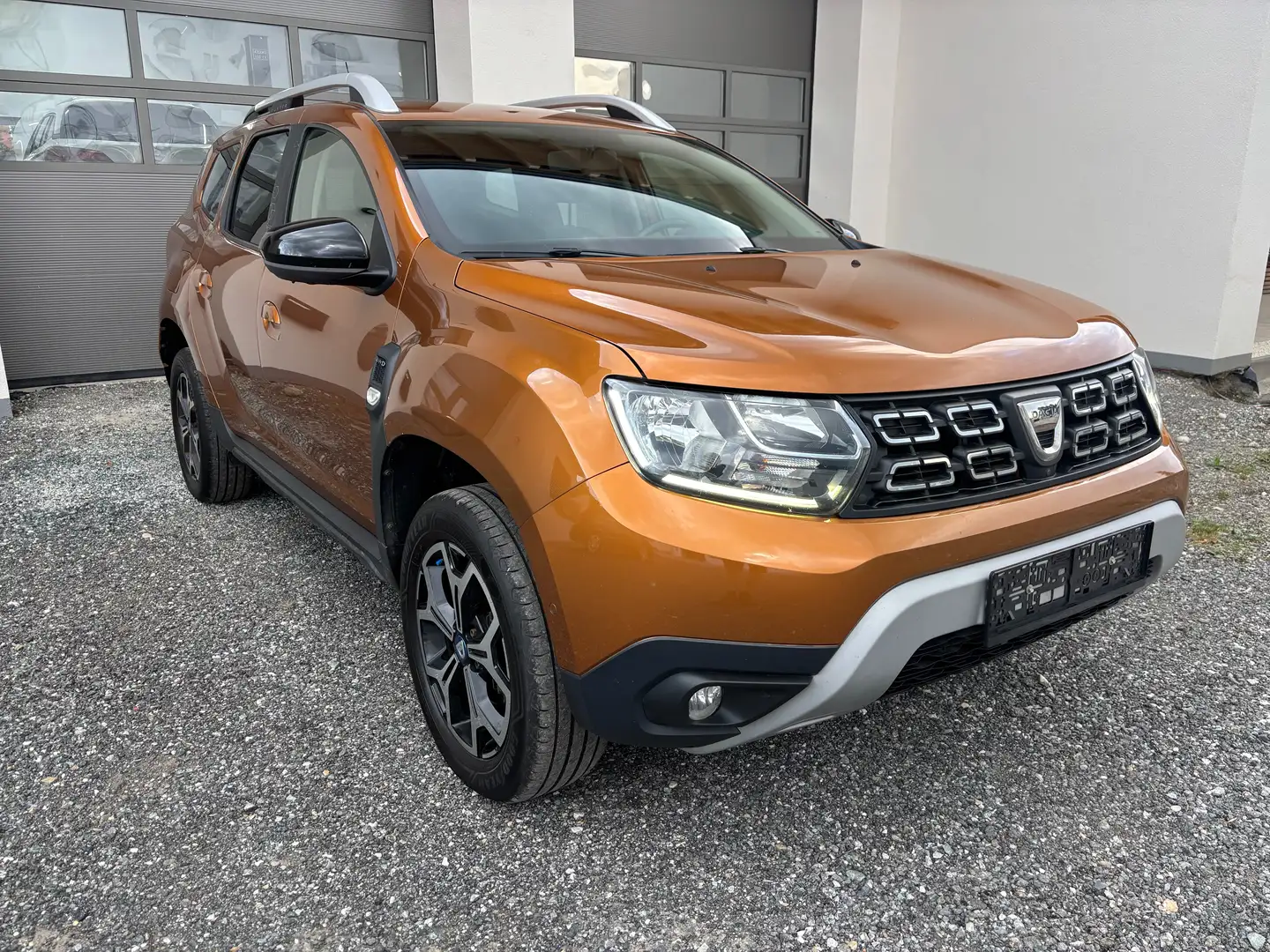 Dacia Duster Celebration 4WD Bronze - 1