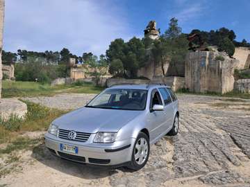 Bora Variant Variant 1.6 Trendline 105cv