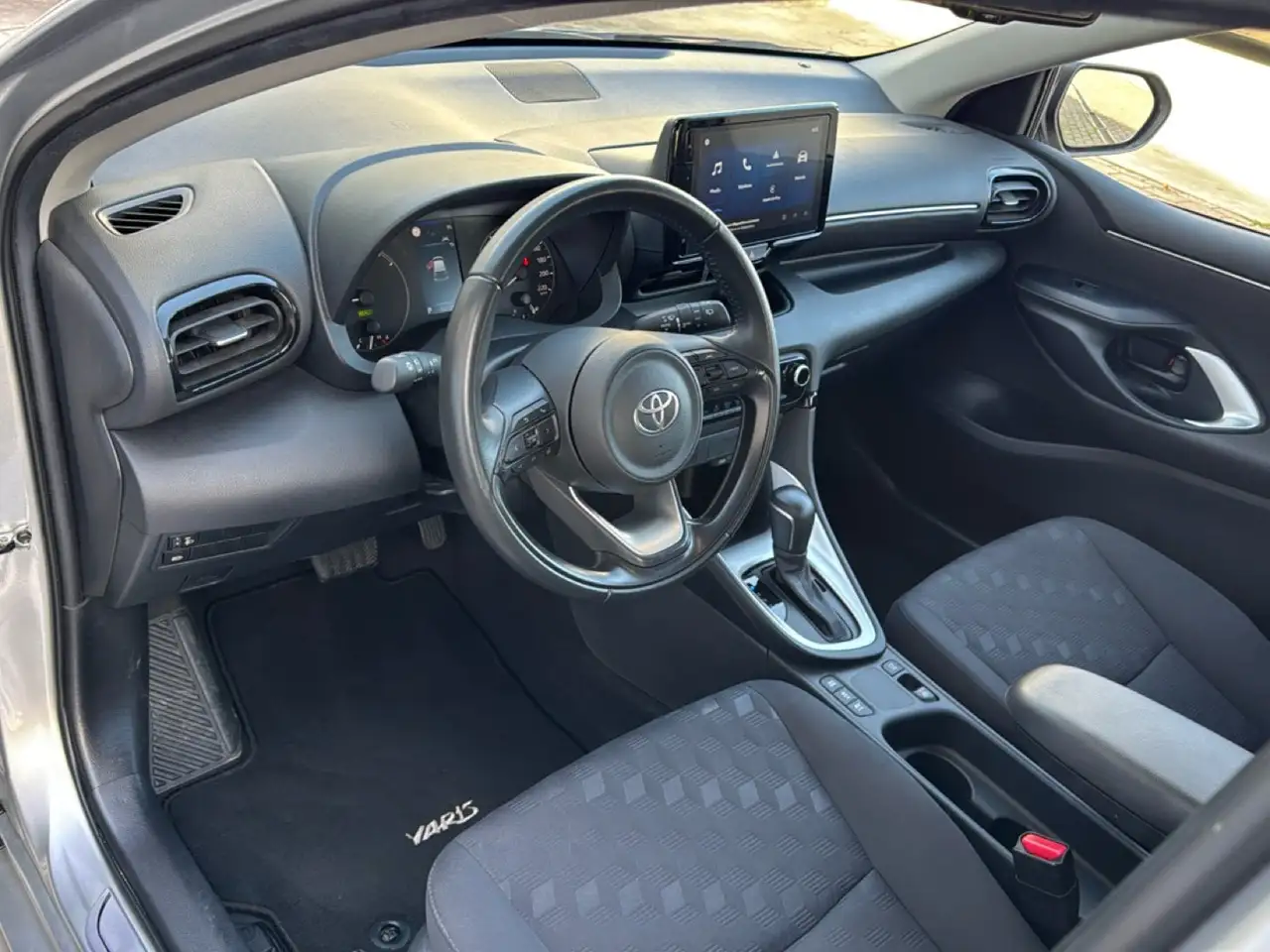 Toyota Yaris 1.5h Active, миниатюра 17
