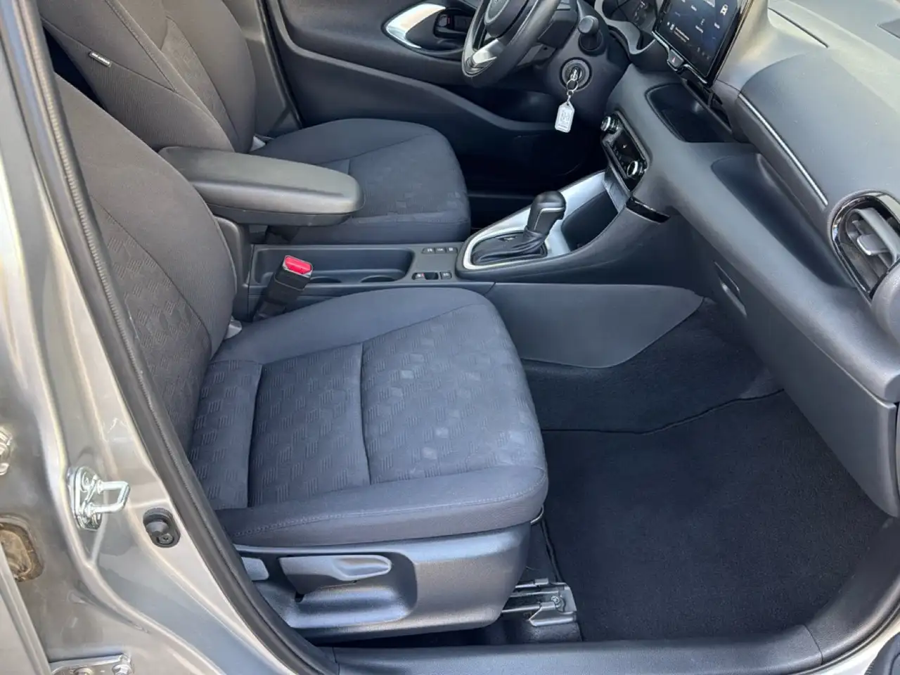 Toyota Yaris 1.5h Active, миниатюра 10