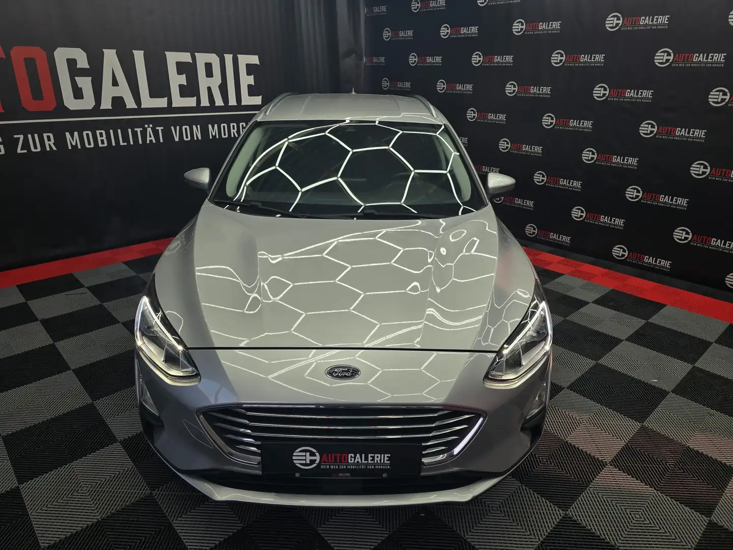 Ford Focus Focus Traveller 1,5 EcoBlue Titanium X Titanium X Silber - 2