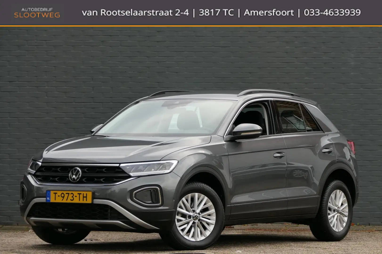 Volkswagen T-Roc 1.0 TSI 110PK App Connect | Navigatie | Parkeerass Grijs - 1