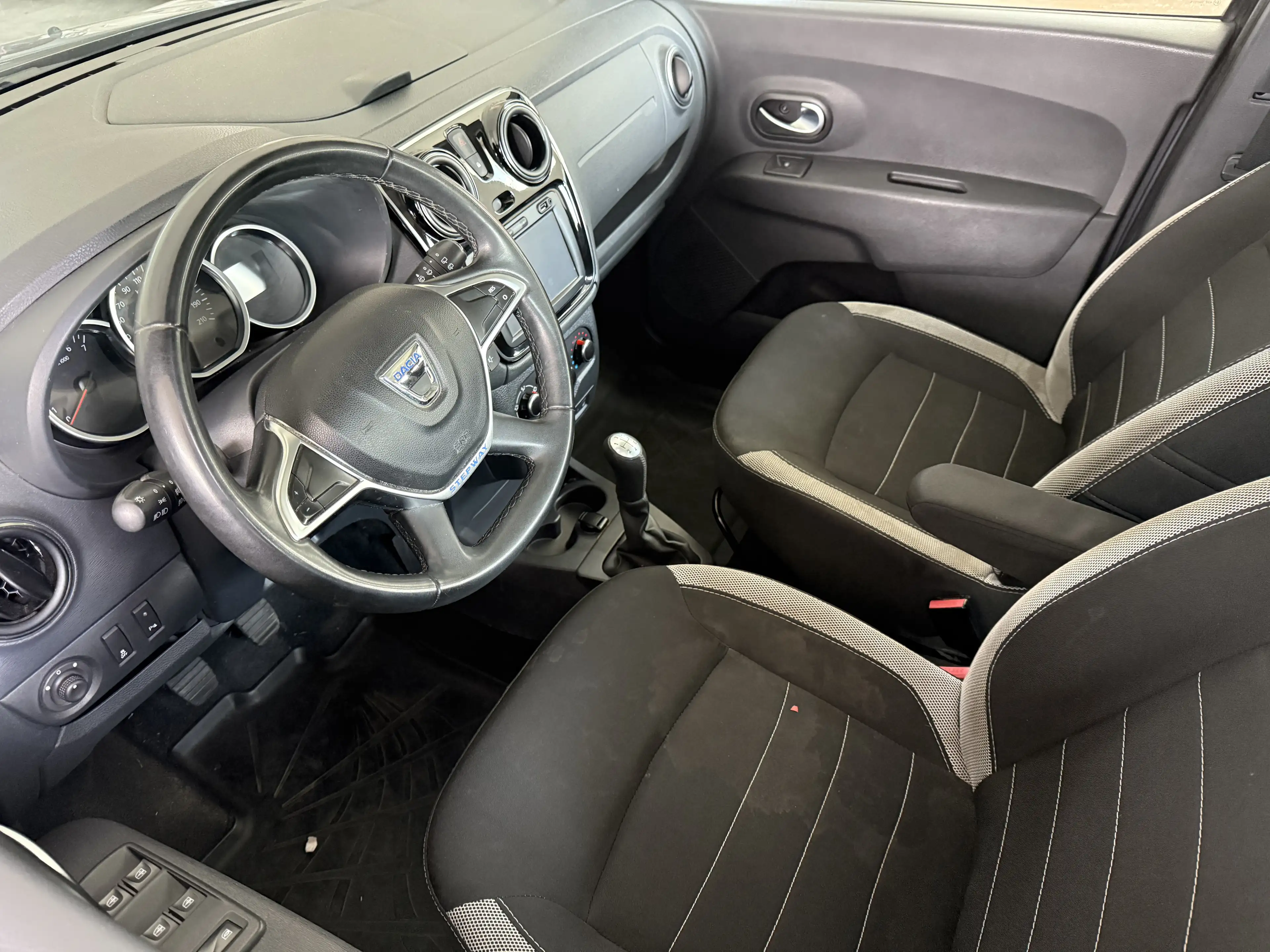 Dacia Lodgy — photo 5