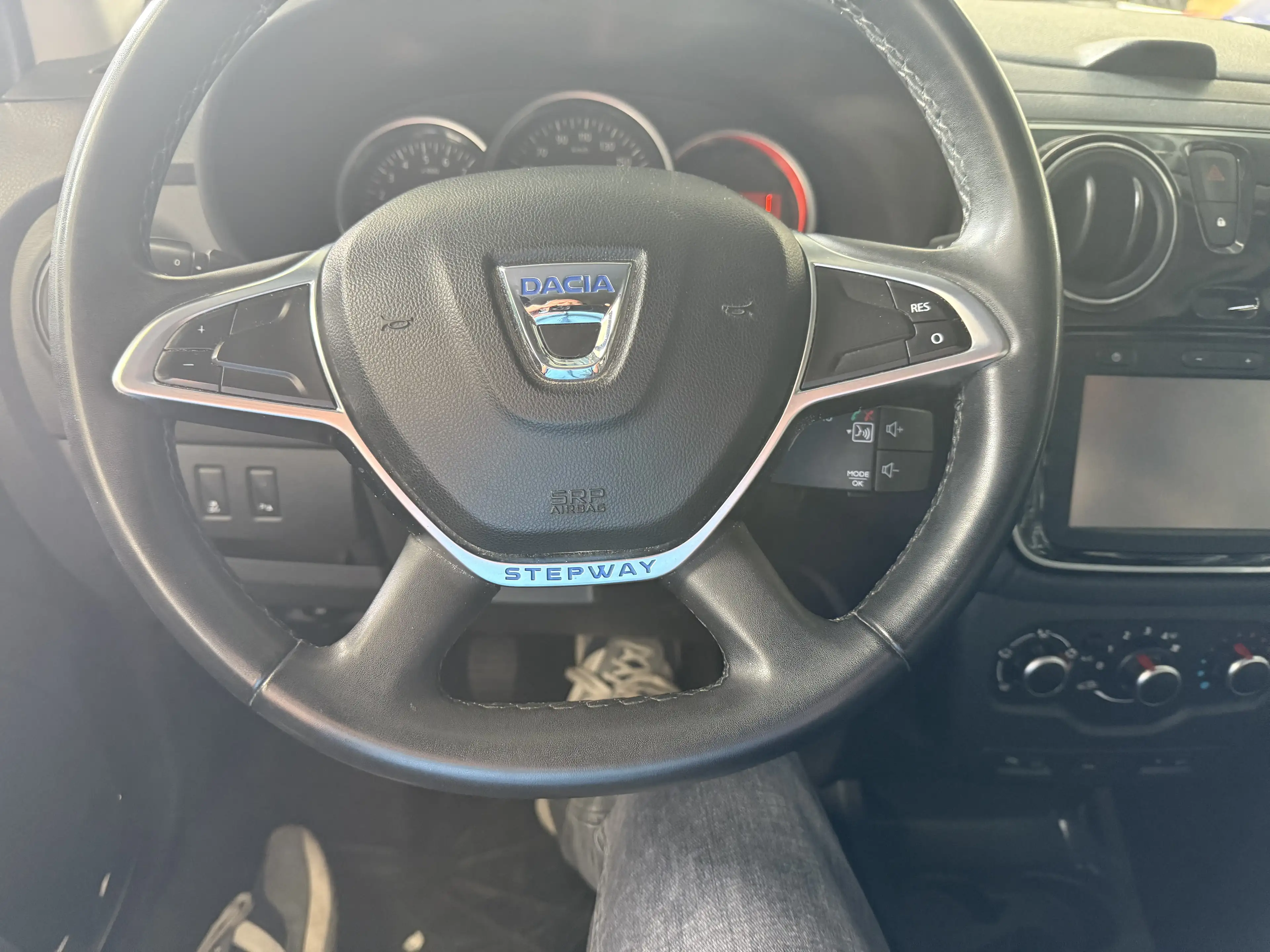Dacia Lodgy — photo 12
