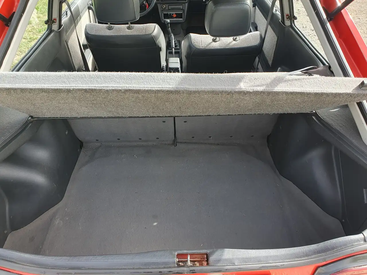 Mazda 323 1.3 LX, foto 11