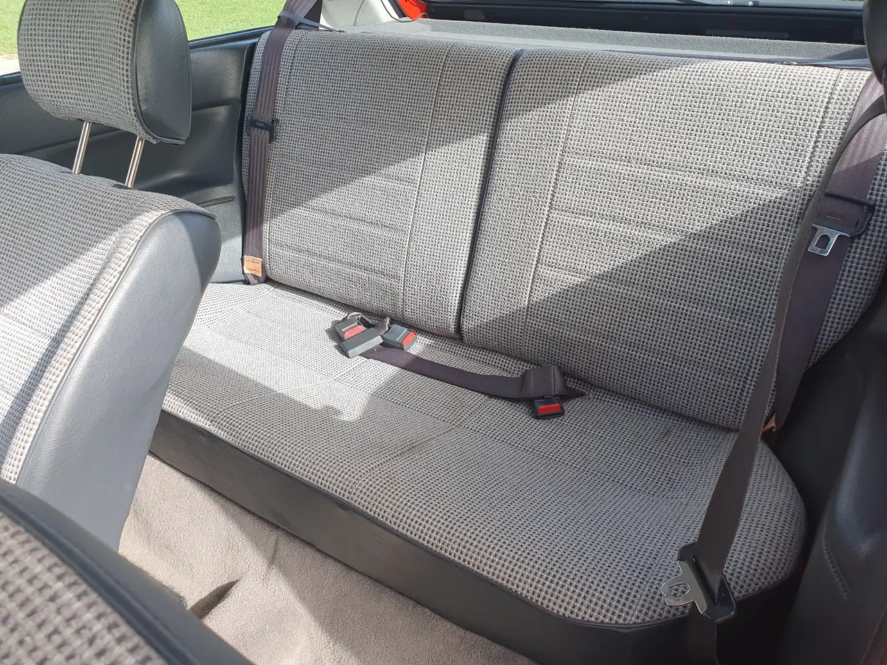 Mazda 323 1.3 LX, foto 10