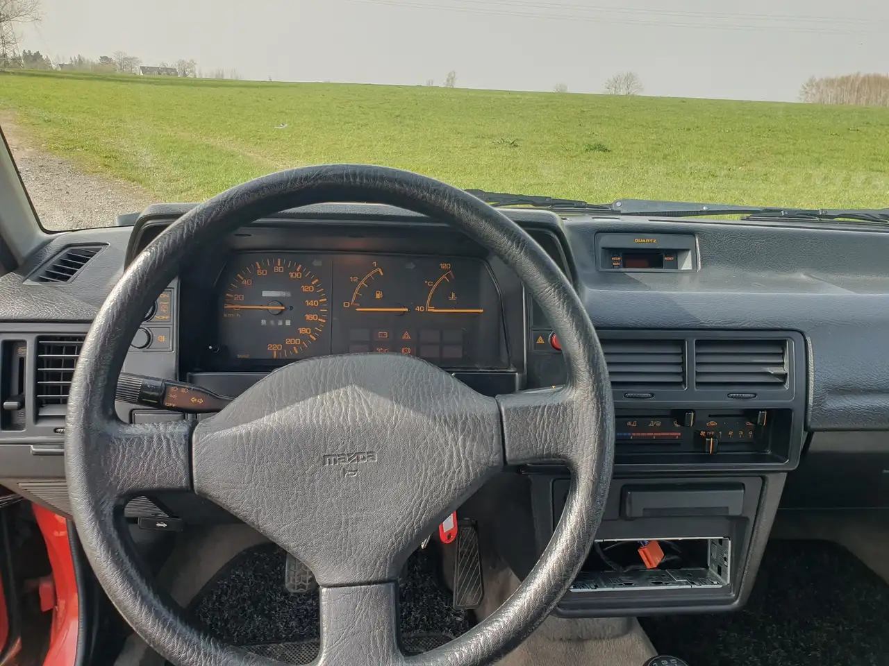 Mazda 323 1.3 LX, foto 12