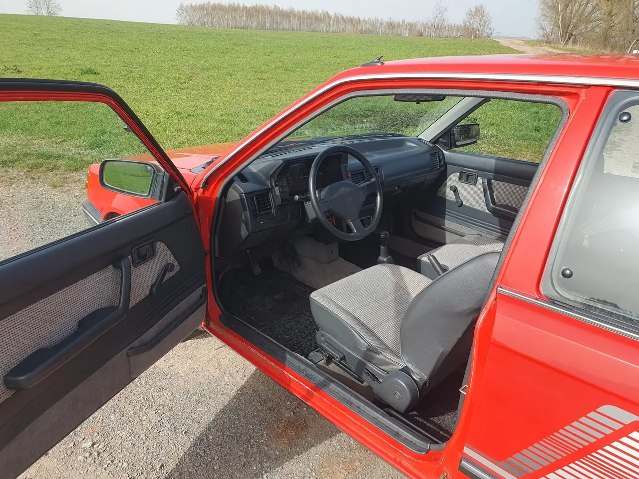 Mazda 323 1.3 LX, foto 8