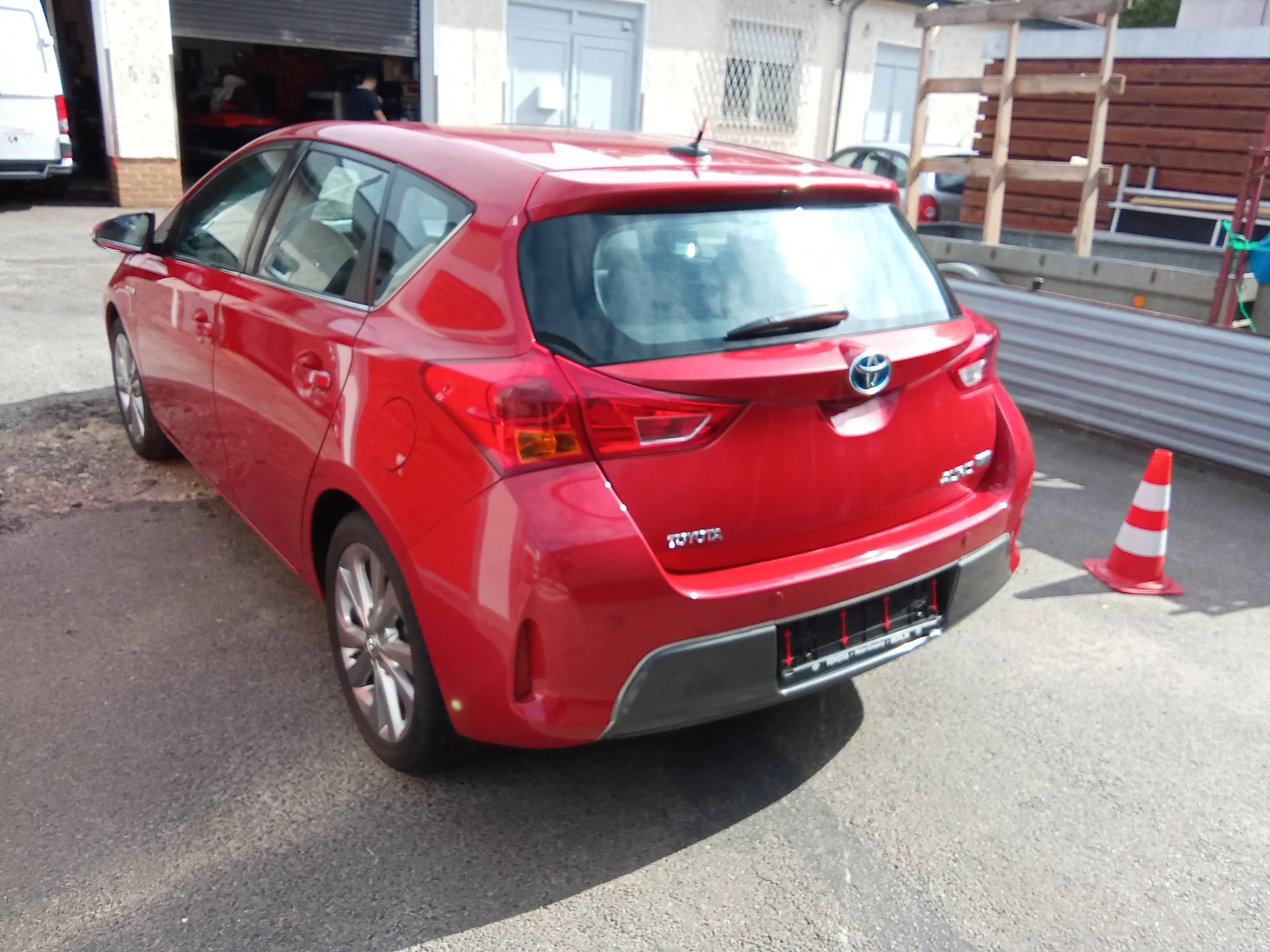 Toyota Auris Auris Hybrid 1.8 VVT-i Hybrid Automatik Executive — photo 4