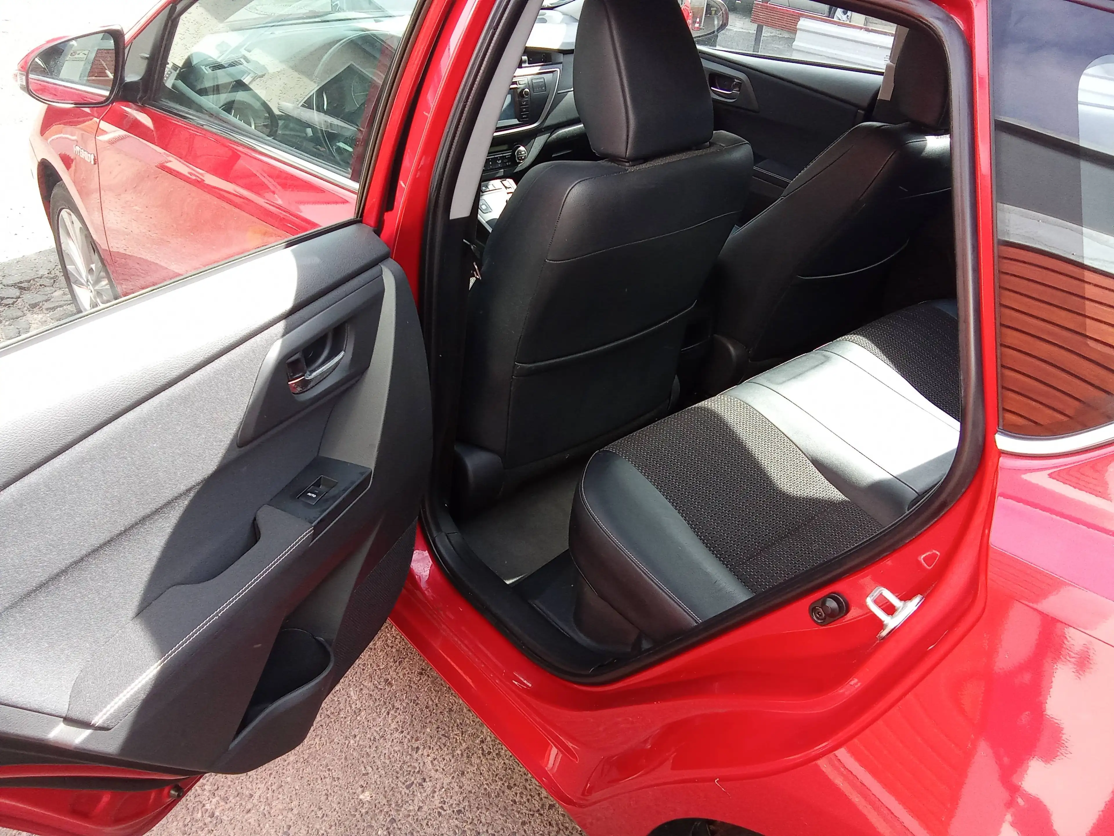 Toyota Auris Auris Hybrid 1.8 VVT-i Hybrid Automatik Executive — photo 8