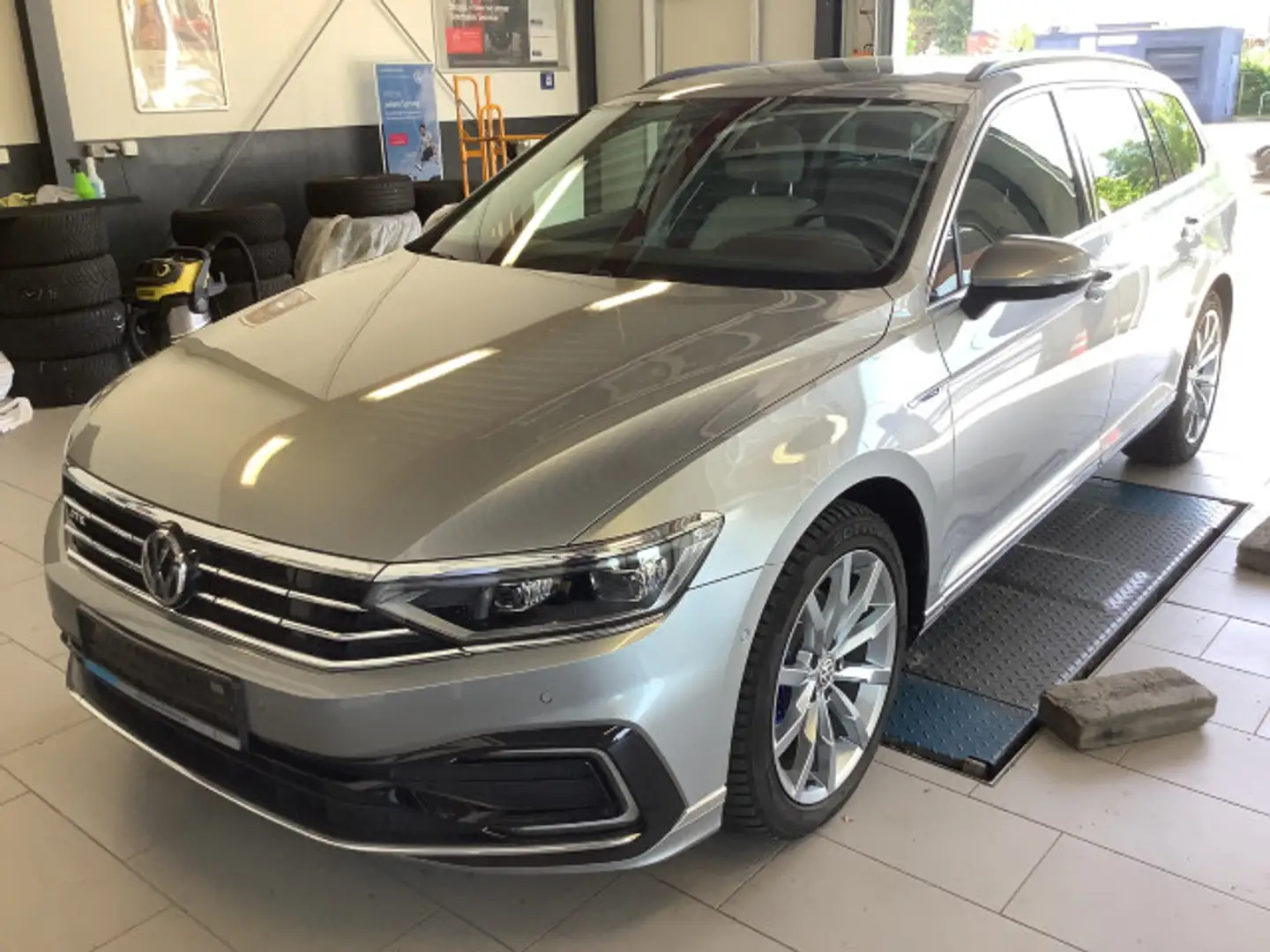 Volkswagen Passat Variant 1.4 TSI Hybrid GTE DSG Nav HeadUp Silber - 2