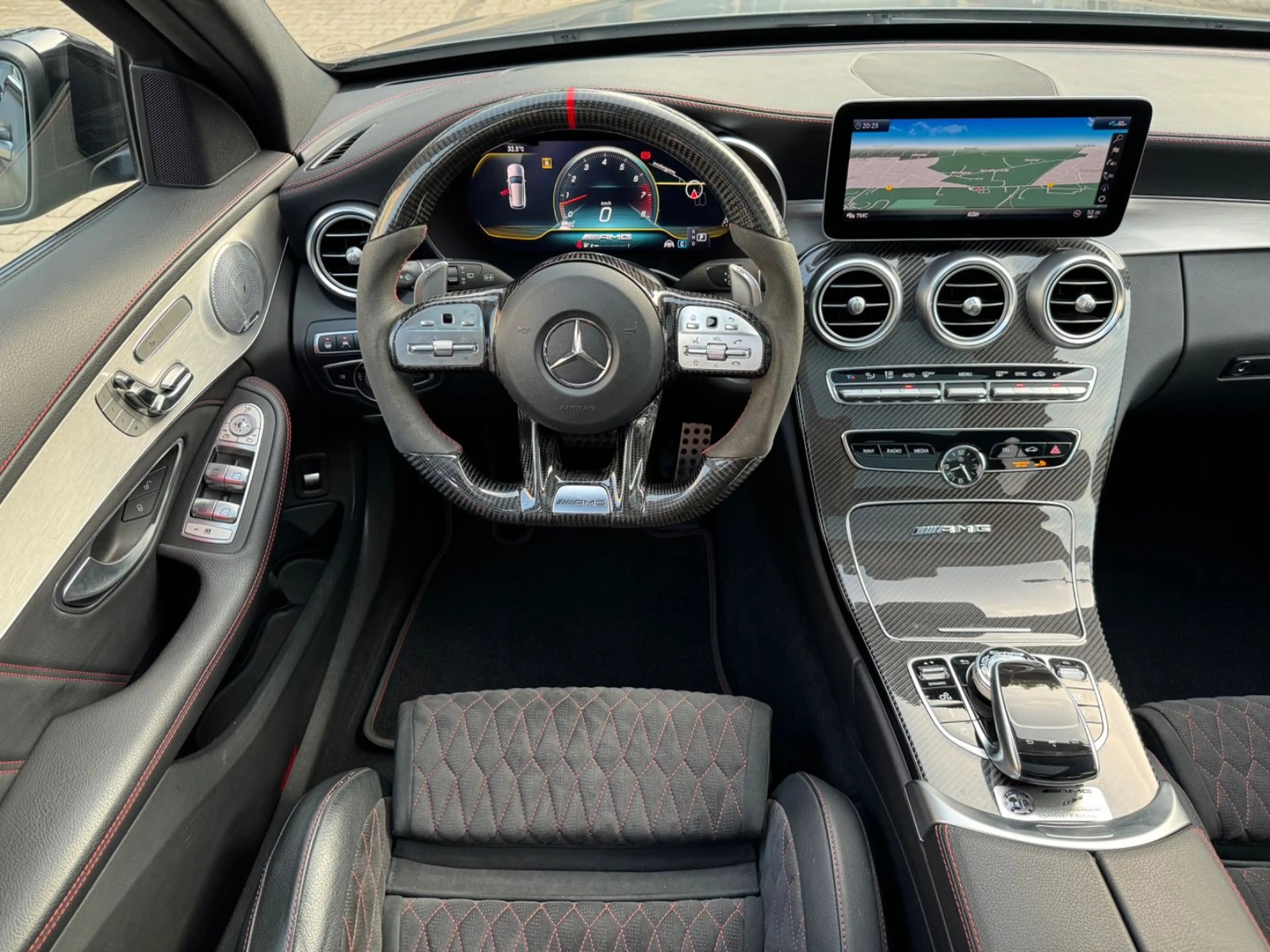 Mercedes-Benz C 43 AMG Aut. MATT/PERFOR-SCHALENSITZE/PANO/HEAD-UP/360° — photo 14