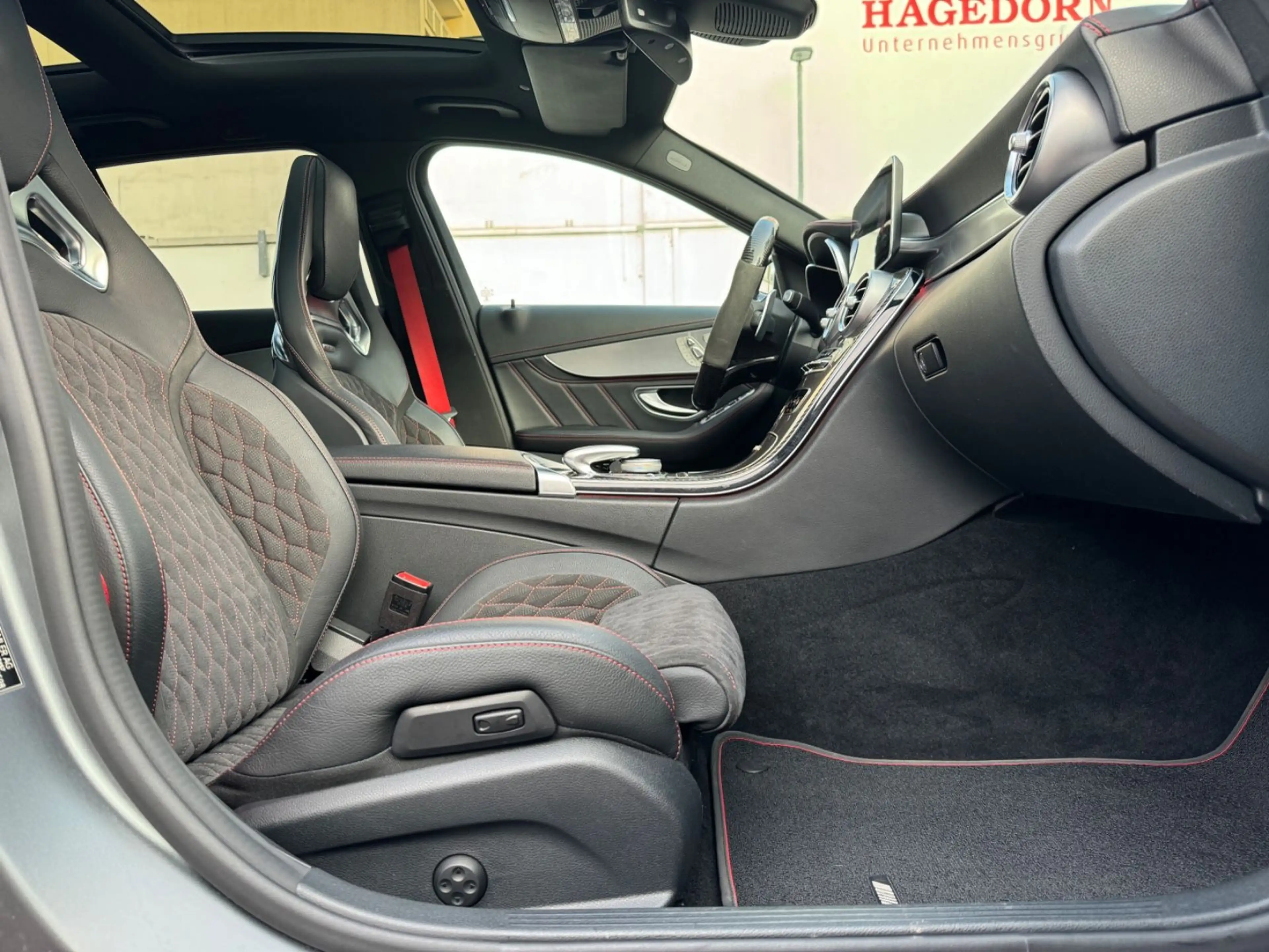 Mercedes-Benz C 43 AMG Aut. MATT/PERFOR-SCHALENSITZE/PANO/HEAD-UP/360° — photo 10