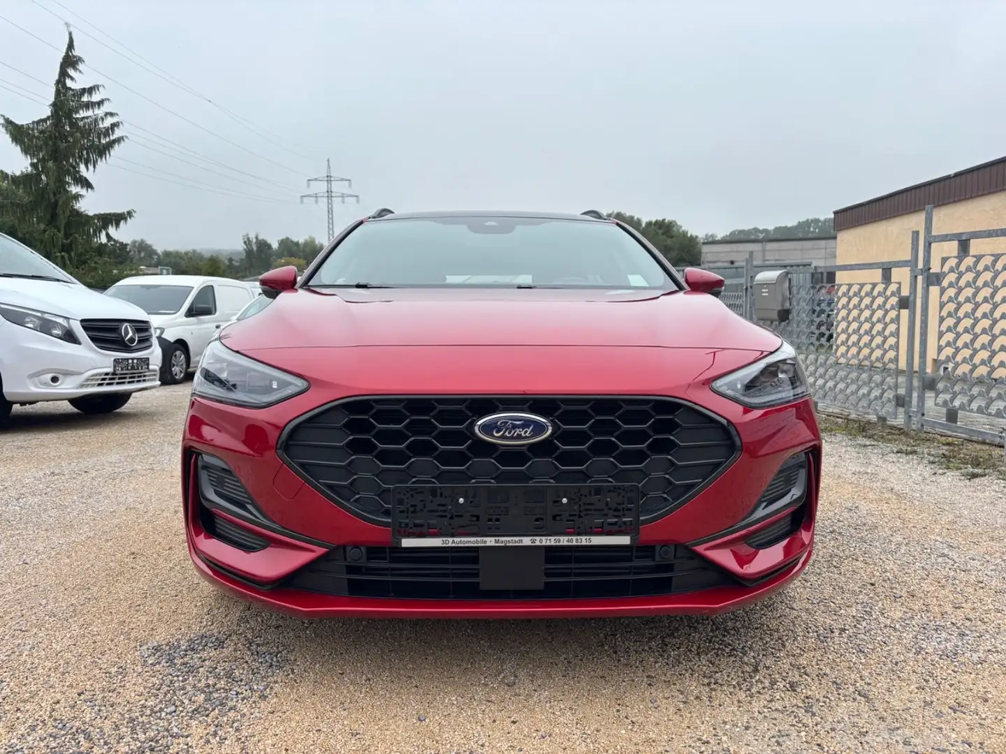 Ford Focus Turnier ST-Line,AHK,Panorama,10.791km Rouge - 2
