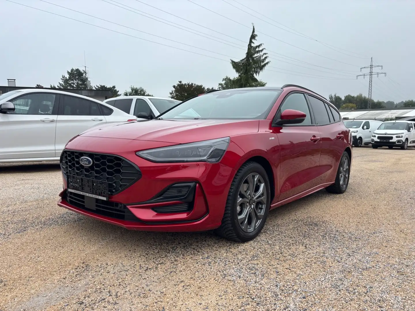 Ford Focus Turnier ST-Line,AHK,Panorama,10.791km Rouge - 1