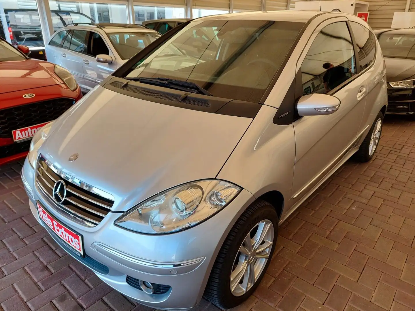 Mercedes-Benz A 150 A -Klasse 150 Polar Star Klima Sitzheizung  PDC Silber - 2