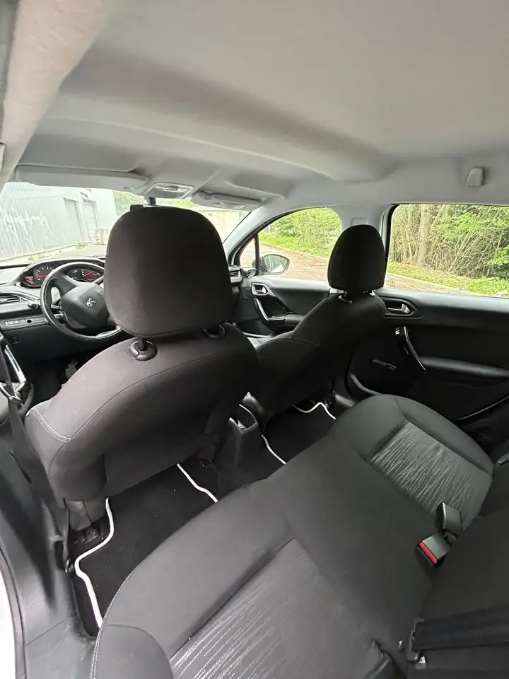 Peugeot 208 208 — photo 6