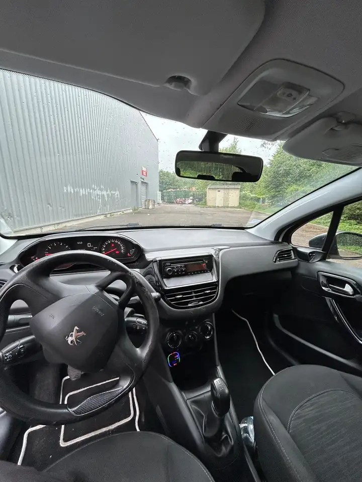 Peugeot 208 208 — photo 5