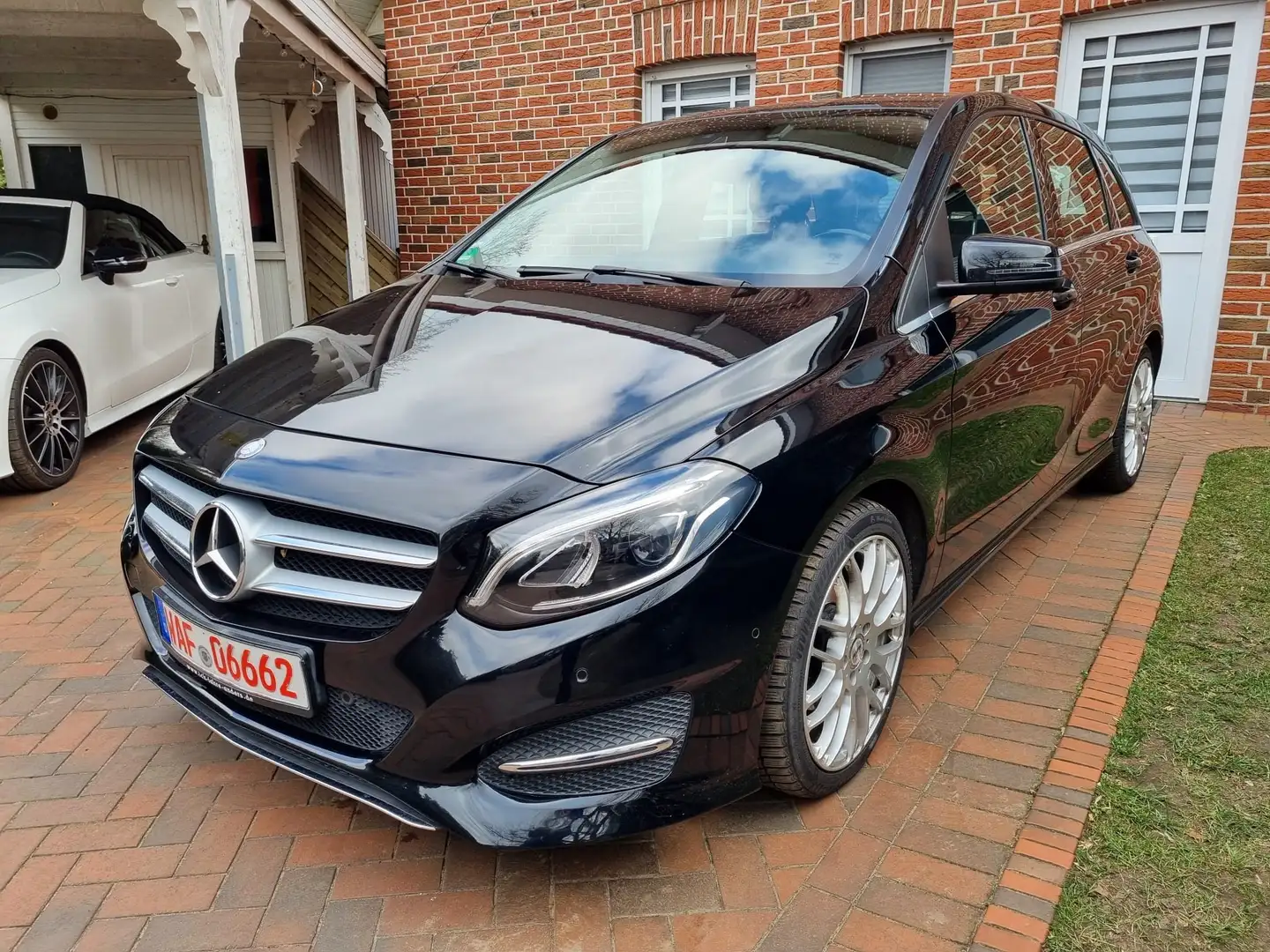 Mercedes-Benz B 200 B200 CDI+Klimaaut.+LED+Leder+Navi+Memory+18 Zoll - 1
