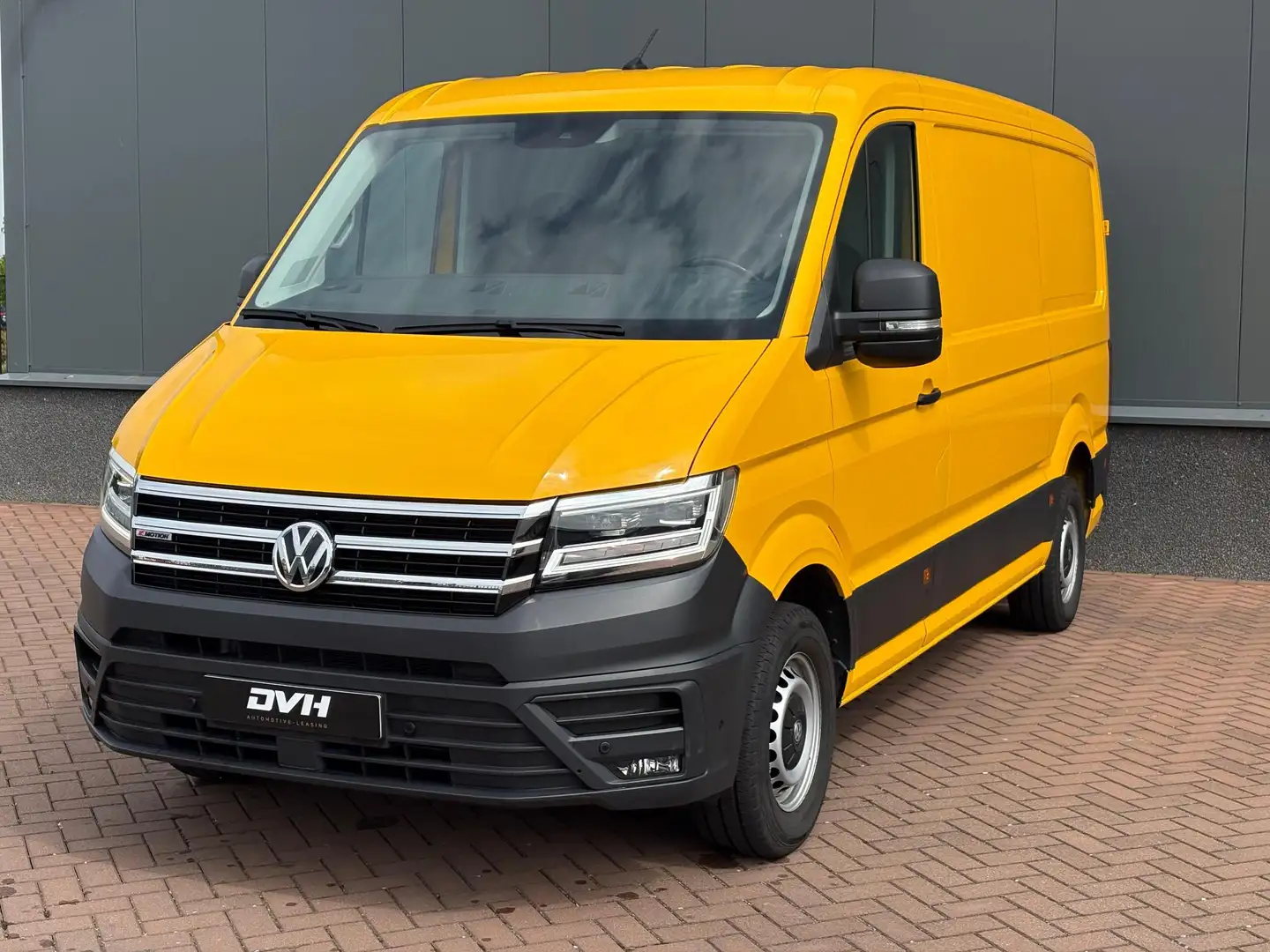 Volkswagen Crafter 35 2.0 TDI L3H2 4Motion Geel - 2