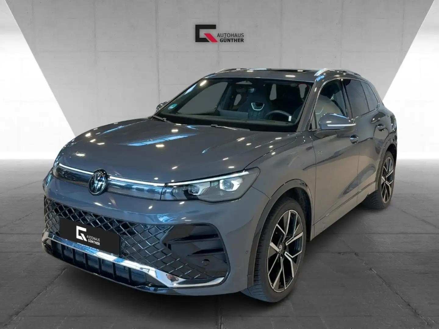 Volkswagen Tiguan R-Line 1.5 eTSI 360°Kam.Glasdach Headup Grigio - 1