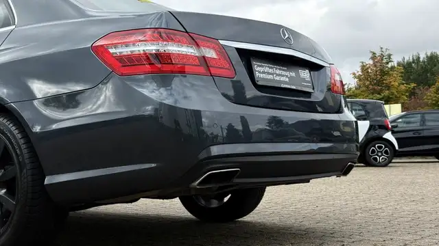 Mercedes-Benz E-Class view 10