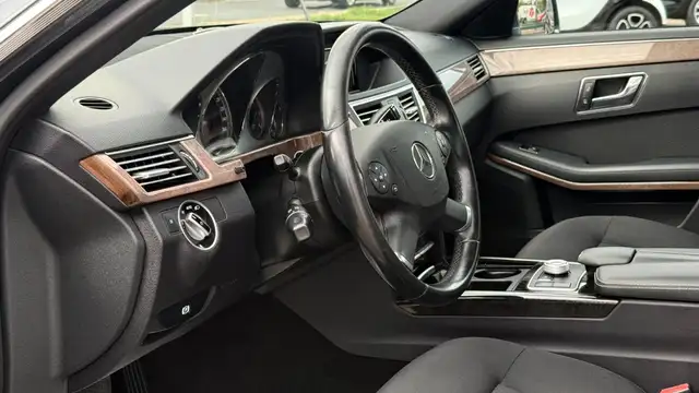 Mercedes-Benz E-Class view 14