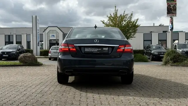 Mercedes-Benz E-Class view 6