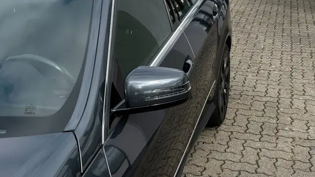 Mercedes-Benz E-Class view 9