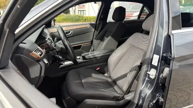 Mercedes-Benz E-Class view 15