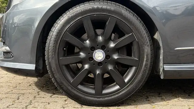 Mercedes-Benz E-Class view 11