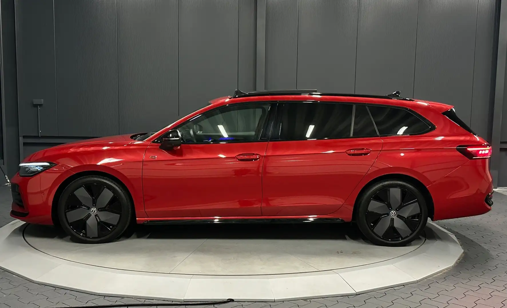 Volkswagen Passat Variant R-Line/Black Style*19Zoll*VOOLLLL*PANORAMA*Standhz Roşu - 2