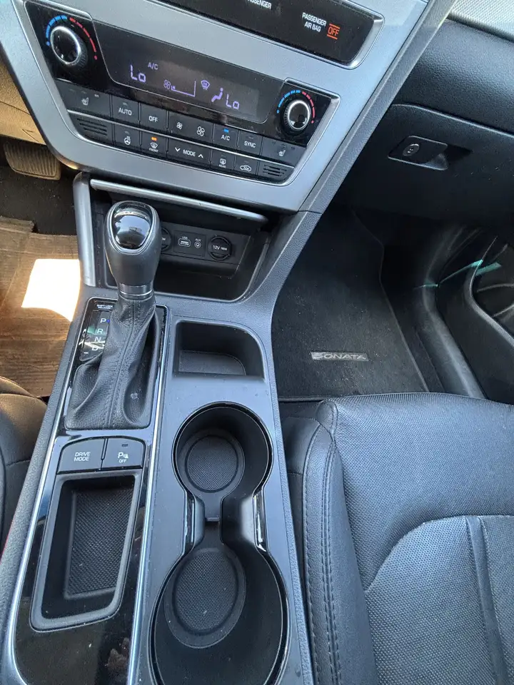 Hyundai SONATA снимка Hyundai SONATA
