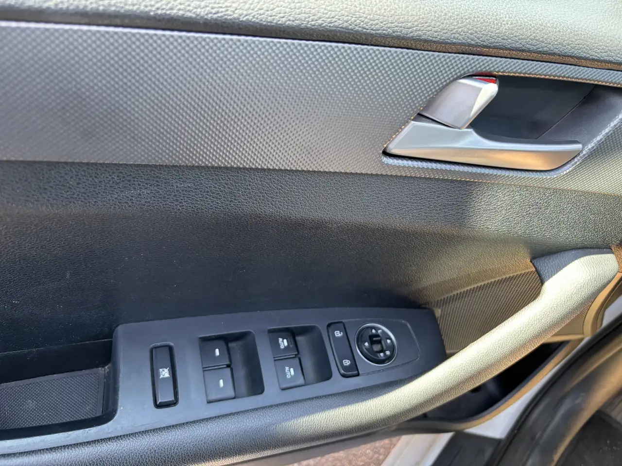 Hyundai SONATA снимка Hyundai SONATA