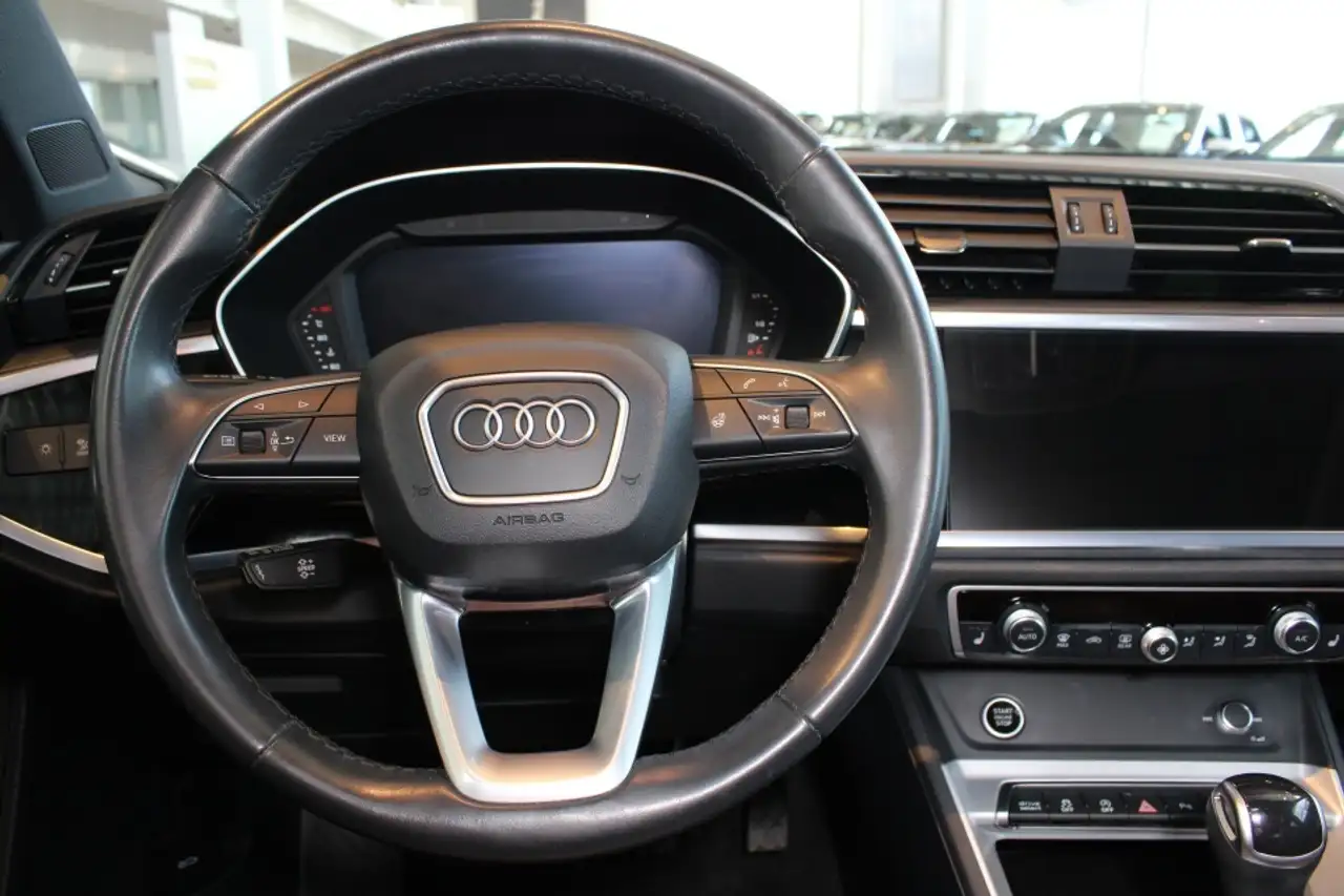 Audi Q3 снимка Audi Q3