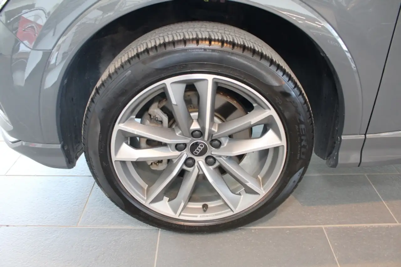 Audi Q3 снимка Audi Q3