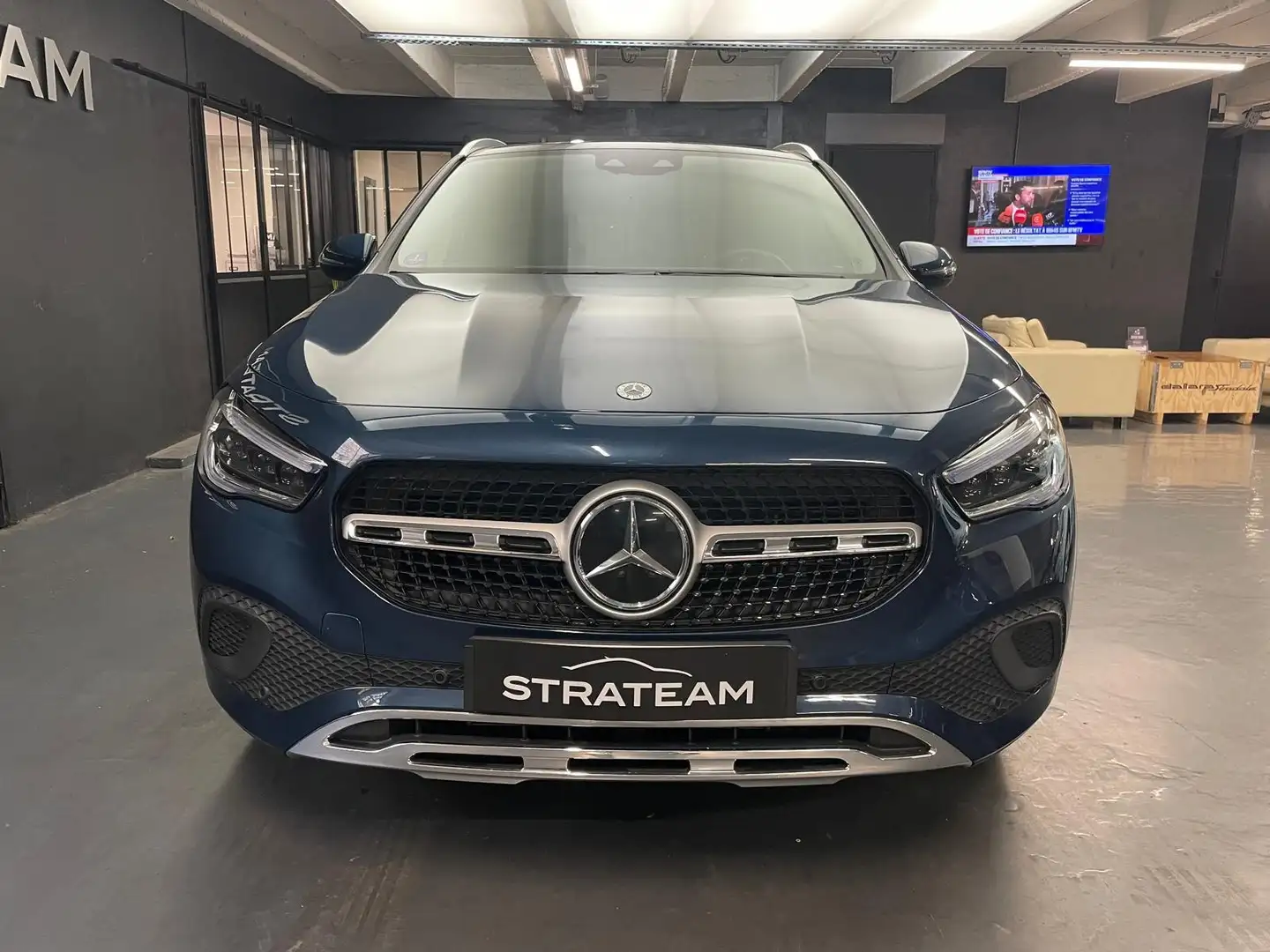 Mercedes-Benz GLA 250 250 E PROGRESSIVE LINE DCT Carac250 E PROGRESSIVE LINE DCT Bleu - 2