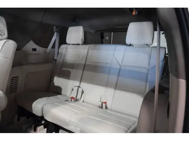 Cadillac Escalade view 13